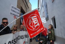 Concentración para denunciar la precariedad de personal en la reapertura de la Sinagoga