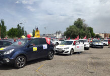 CARAVANA DE VEHÍCULOS DE DELEGADOS/AS DE UGT Y CCOO CORREOS EN CÓRDOBA PARA DENUNCIAR EL DESGUACE DE CORREOS