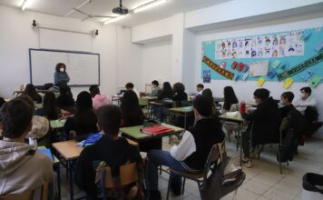 La vuelta al cole empieza con guerra de cifras por las bajas en los centros.