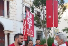 UGT apoya al profesorado y al AMPA del CEIP Camacho Melendo contra el cierre de sus líneas