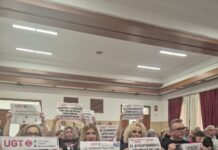 La Sección Sindical de ATENDE protesta en el Pleno Municipal